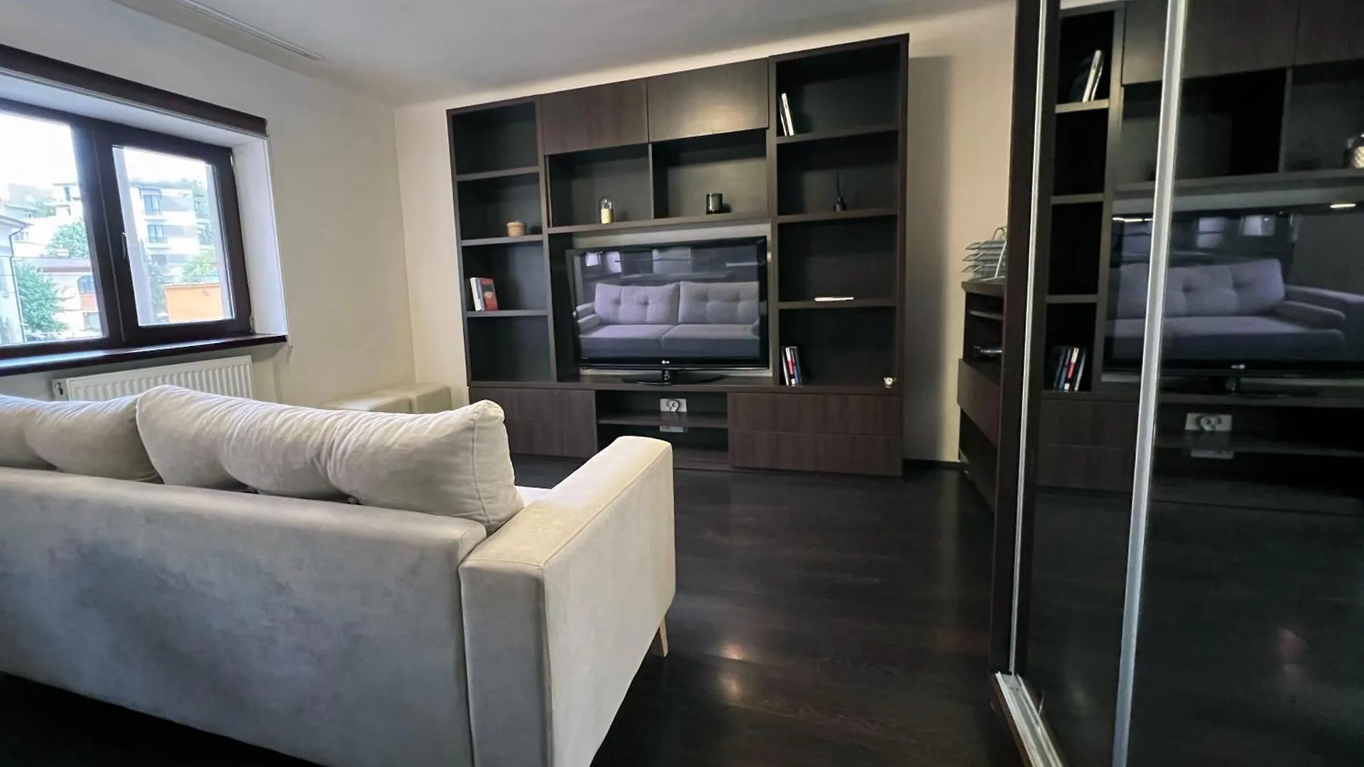 Urban Oasis: Central Location Apartment Bucharest Romania