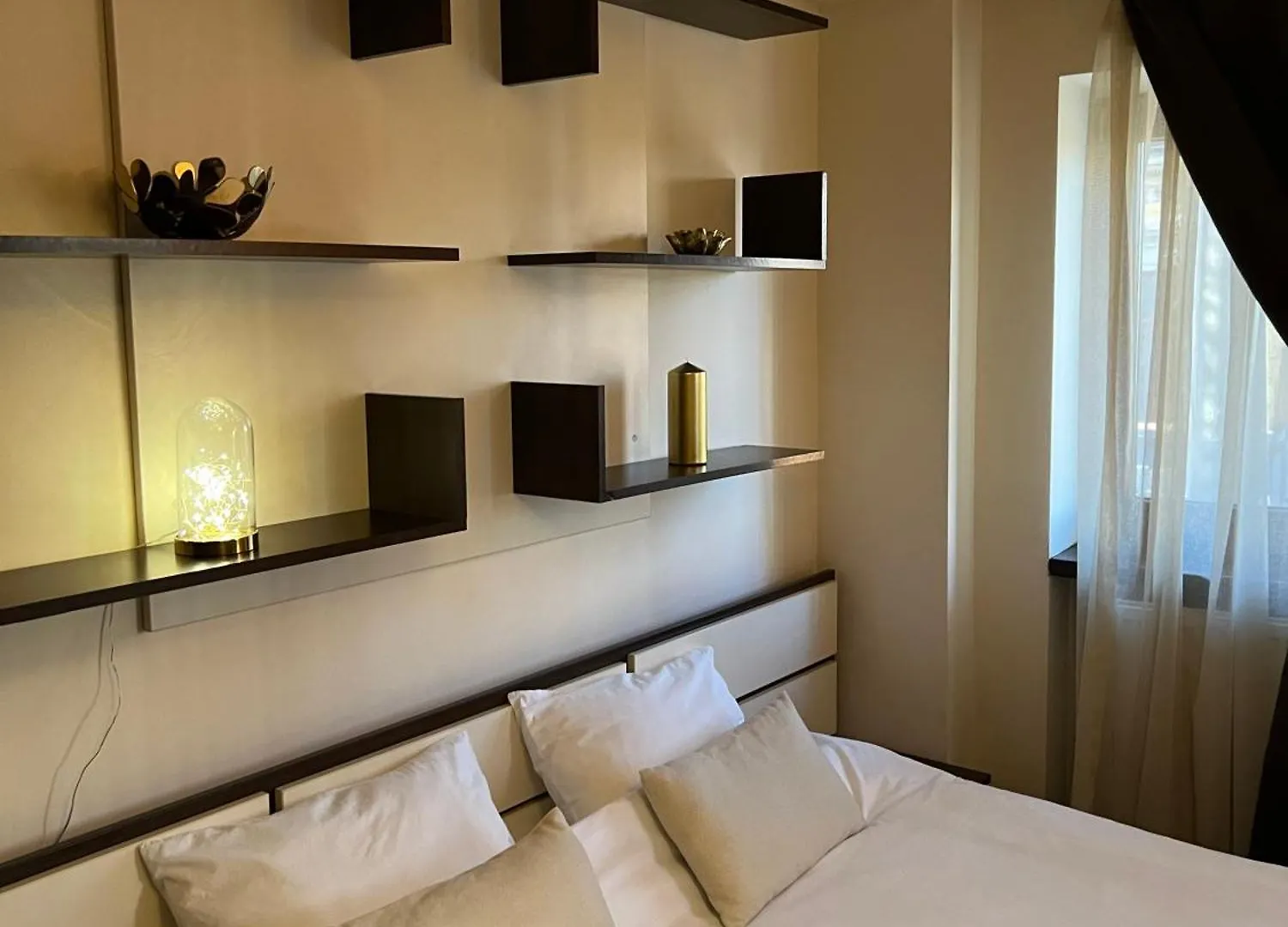 Urban Oasis: Central Location Apartment Bucharest
