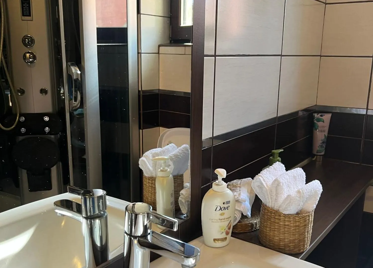 Urban Oasis: Central Location Apartment Bucharest Romania