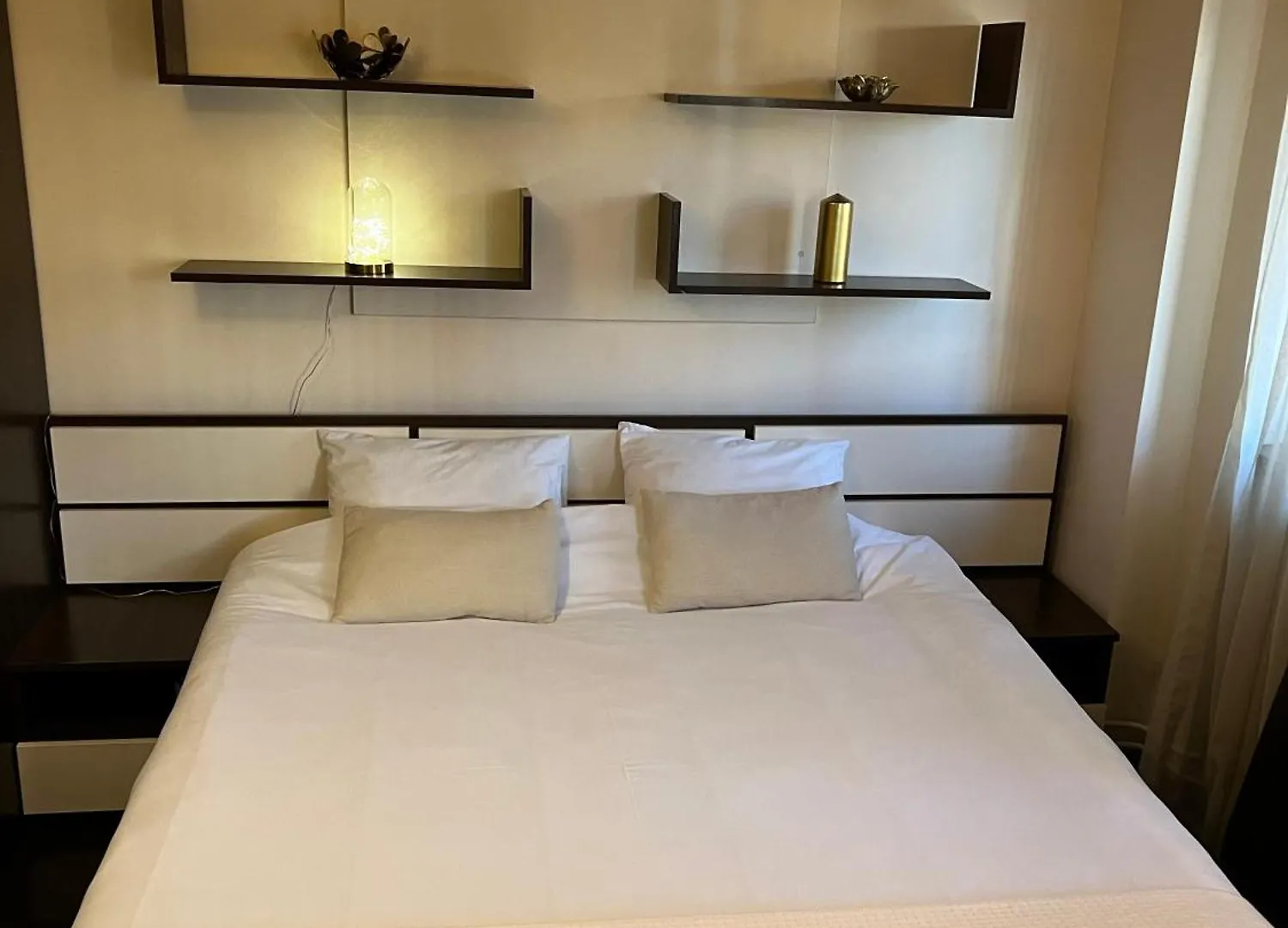 Urban Oasis: Central Location Apartment Bucharest 0*,