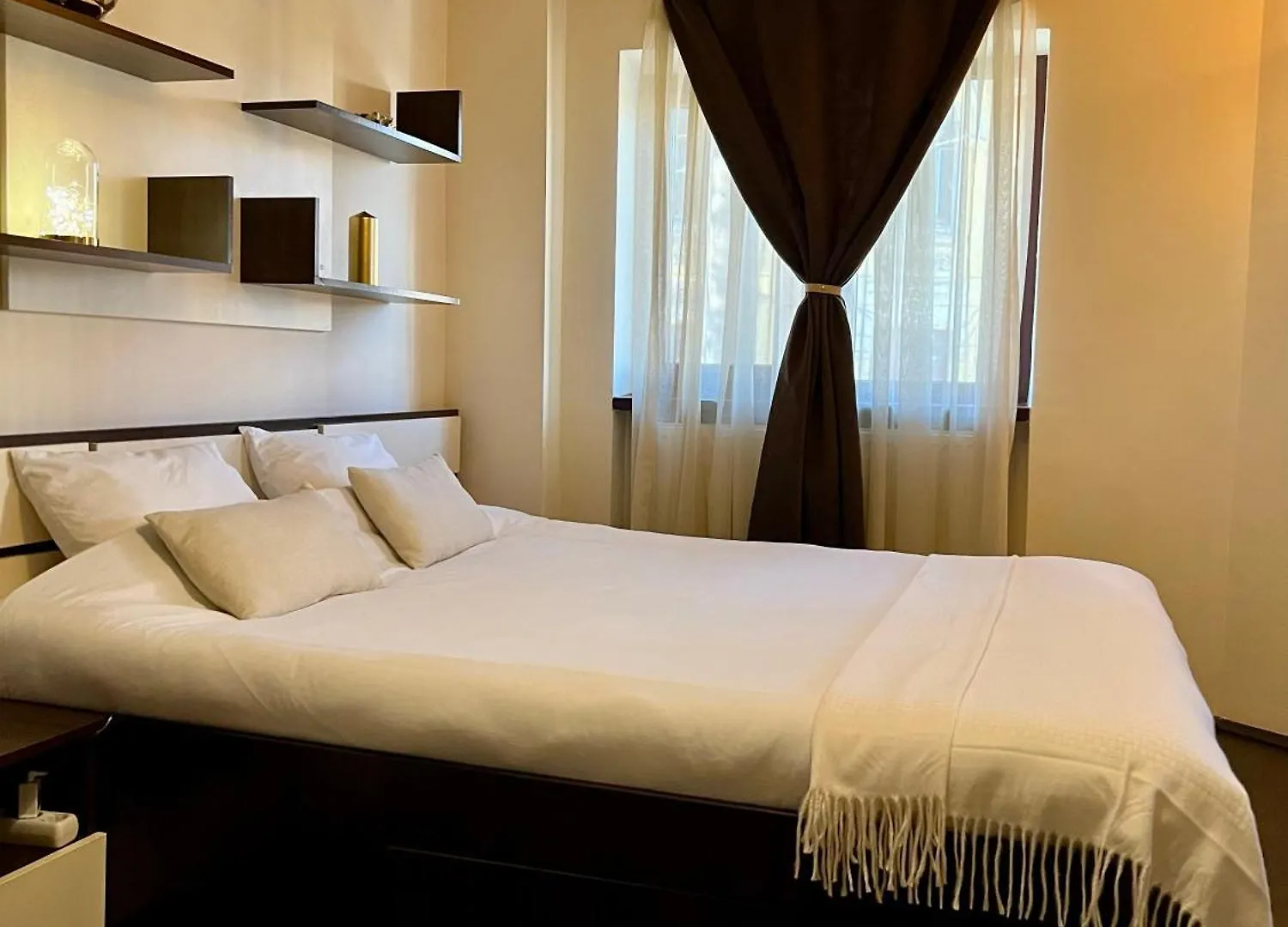 Urban Oasis: Central Location Apartment Bucharest